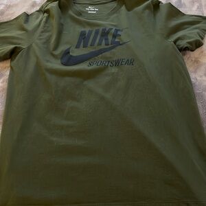 Men’s Green Nike Tee Size L